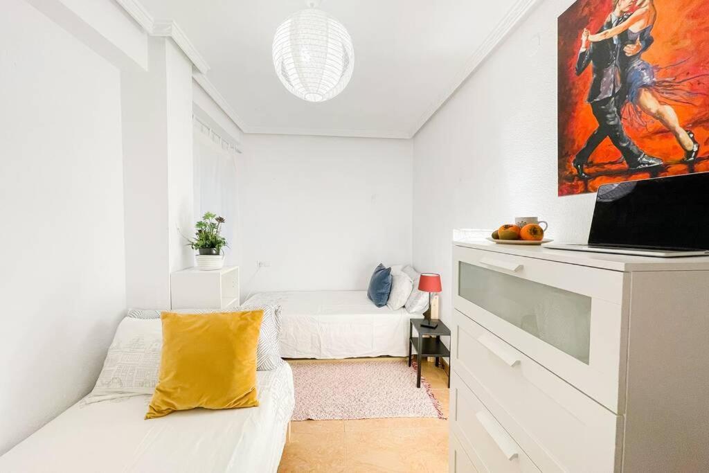 Coqueto Y Amplio Apartamento A 15 Min De La Playa Alicante Extérieur photo