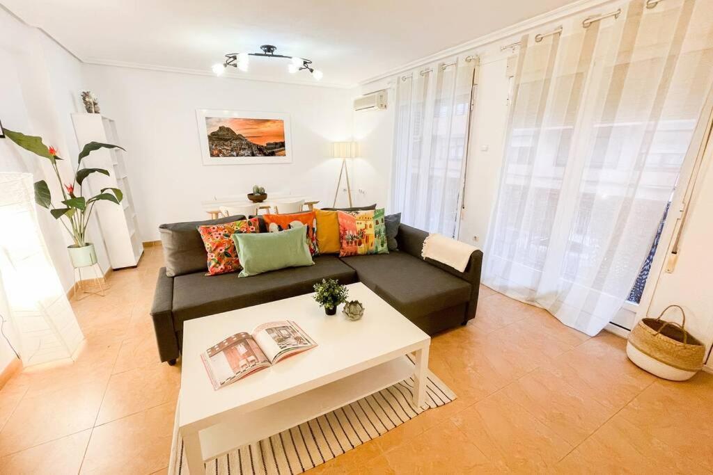 Coqueto Y Amplio Apartamento A 15 Min De La Playa Alicante Extérieur photo