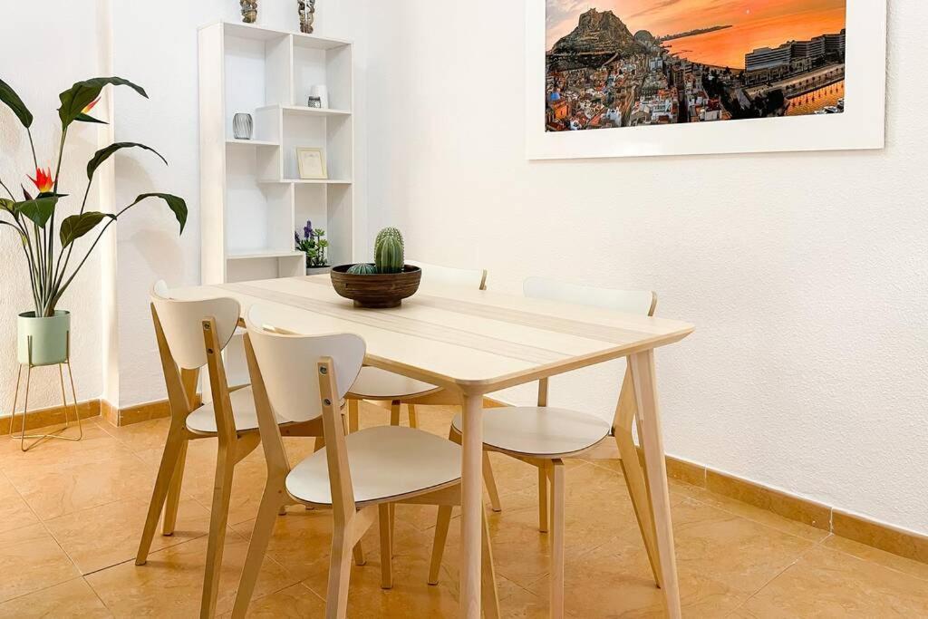 Coqueto Y Amplio Apartamento A 15 Min De La Playa Alicante Extérieur photo